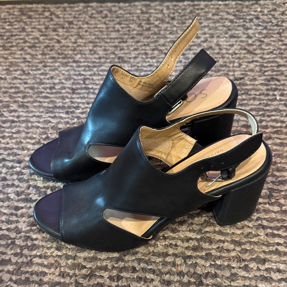 Naturalizer Black Leather Women's Heeled Sandals